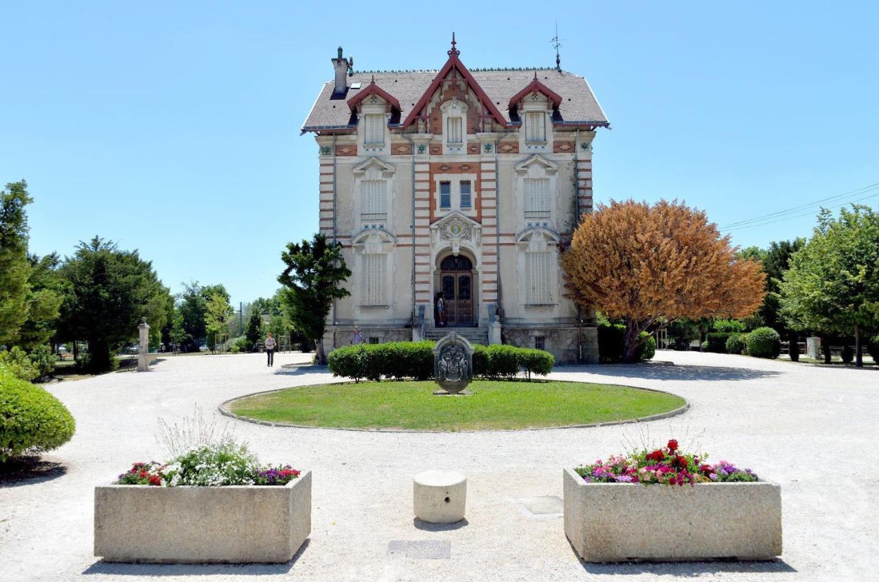 Le Petit Studio - 15 M2 - Centre Ville - Sorgue A 50 M L'Isle-sur-la-Sorgue Exterior photo